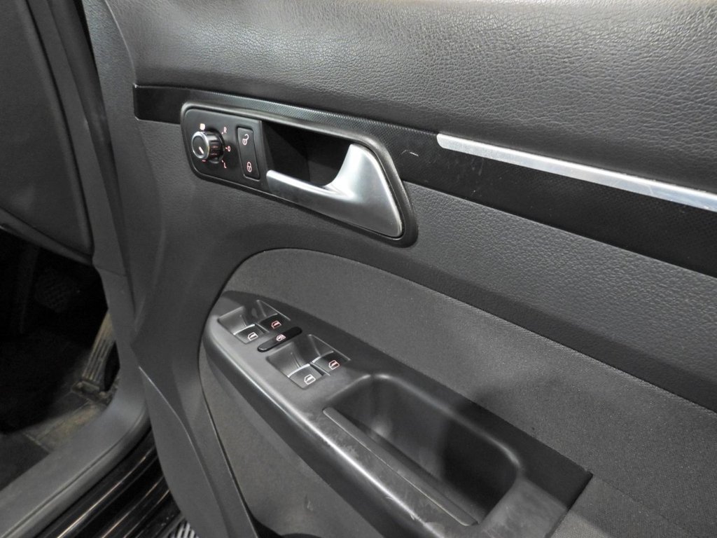 Used Volkswagen Touran 2012 for sale - 77967153: Photo 27