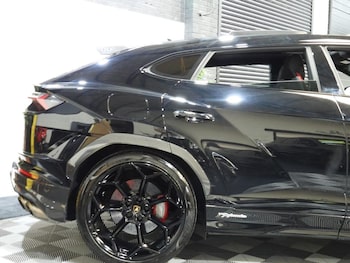 Used Lamborghini Urus 2023 for sale - 75521760: Photo