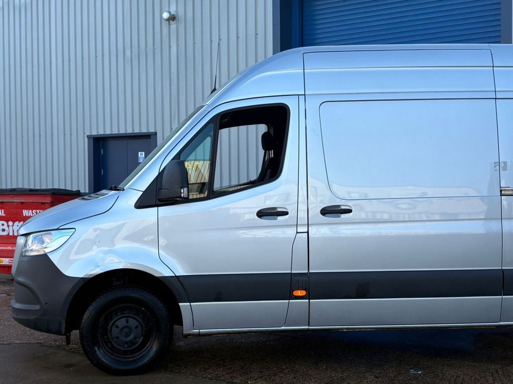 Used Mercedes-Benz Sprinter 2023 for sale - 76617829: Photo 2