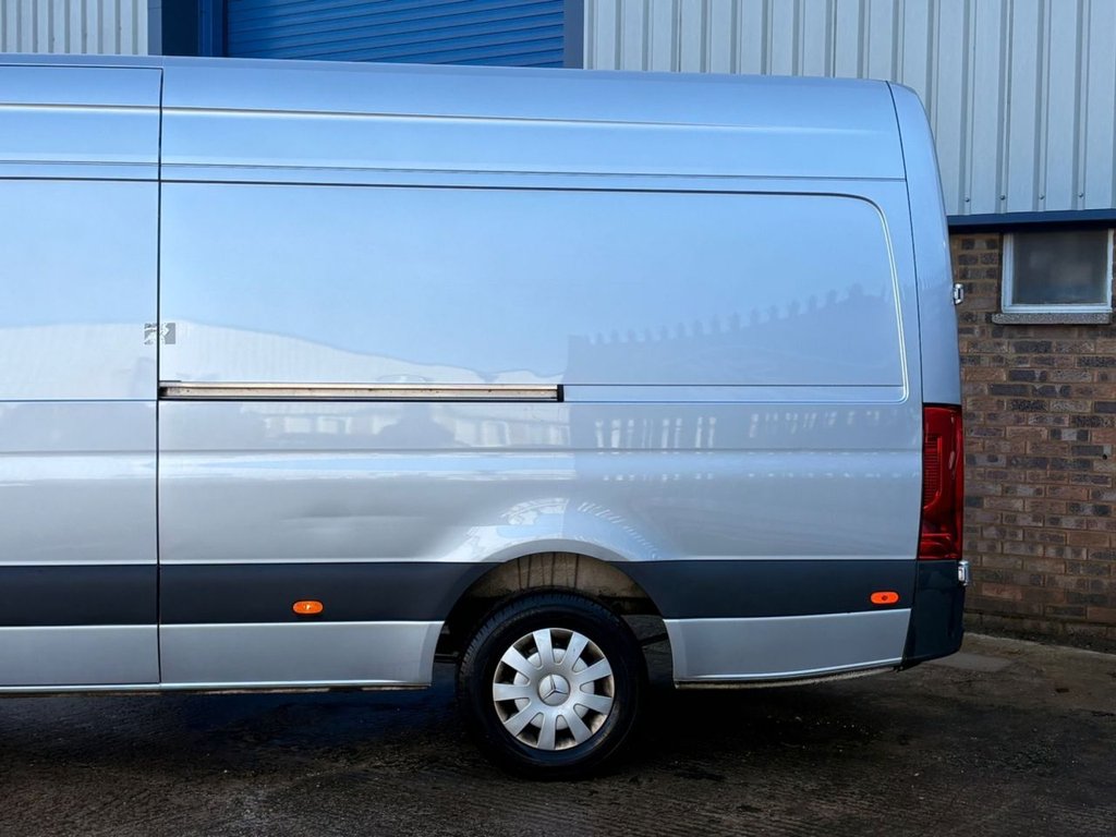 Used Mercedes-Benz Sprinter 2023 for sale - 76617829: Photo 3
