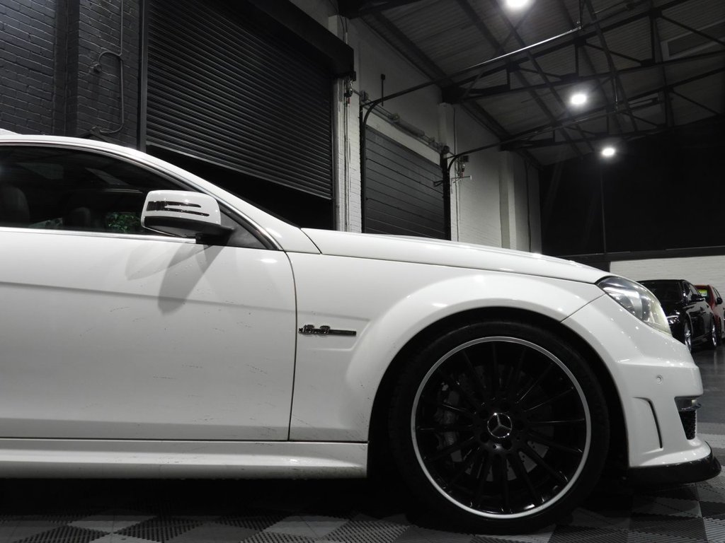 Used Mercedes-Benz C Class 2014 for sale - 77065180: Photo 2