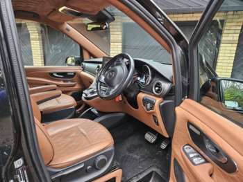 Used Mercedes-Benz V-Class 2019 for sale - 73713426: Photo