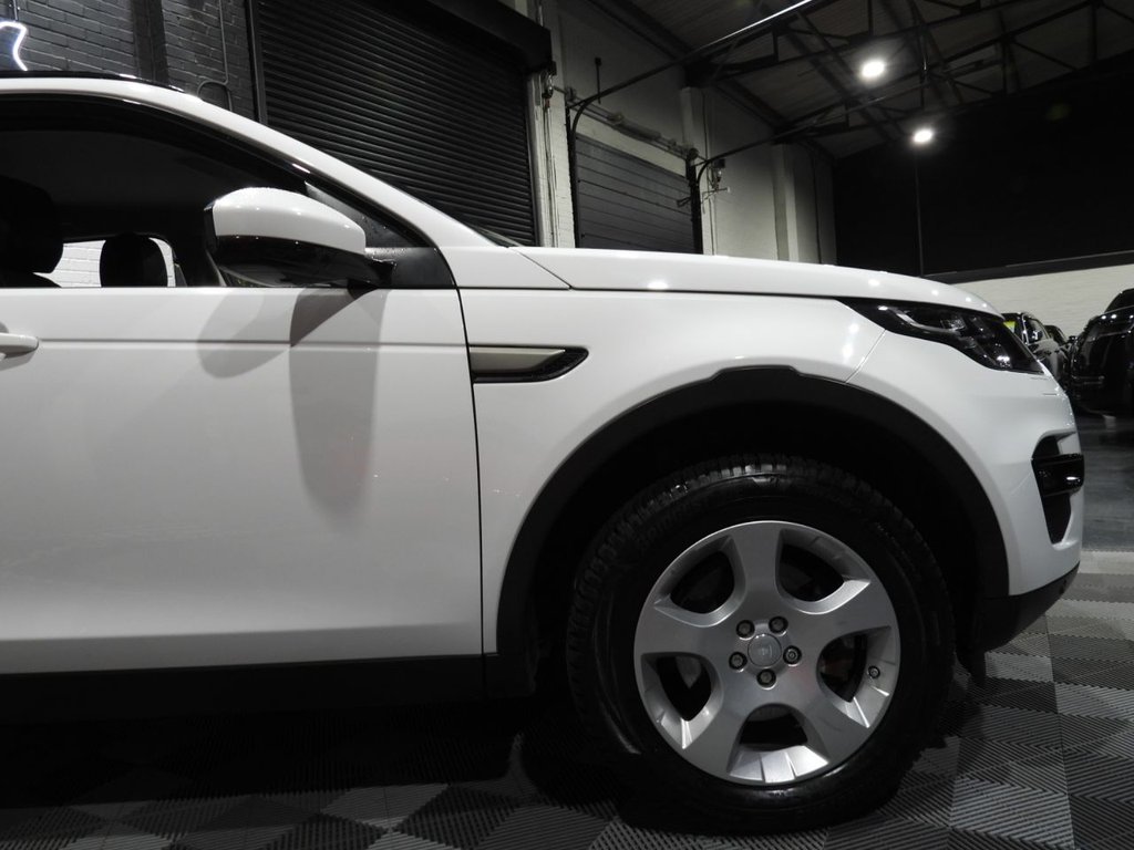 Used Land Rover Discovery Sport 2016 for sale - 76783889: Photo 12