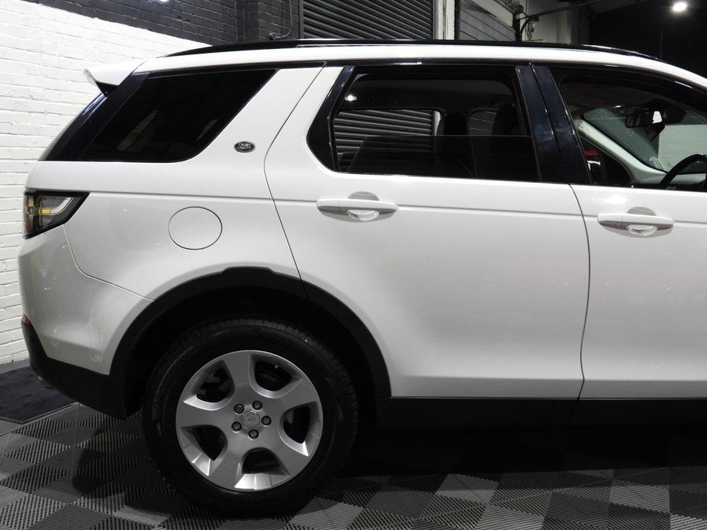 Used Land Rover Discovery Sport 2016 for sale - 76783889: Photo 13