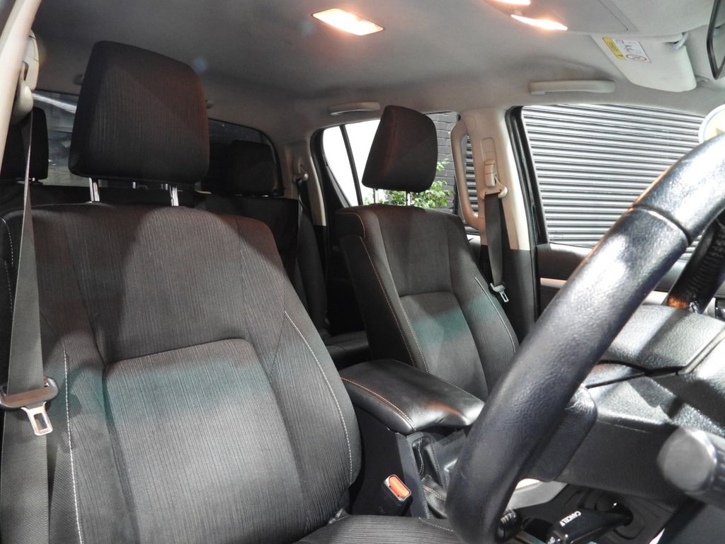 Used Toyota Hilux 2020 for sale - 76820993: Photo 31