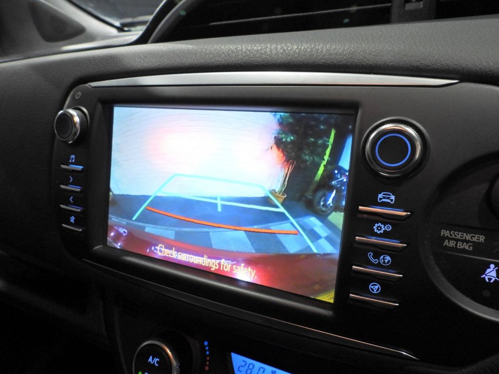 Used Toyota Yaris 2017 for sale - 77356393: Photo 24