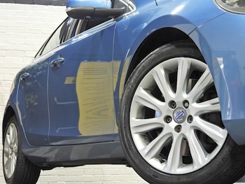 Used Volvo V40 2015 for sale - 78400976: Photo