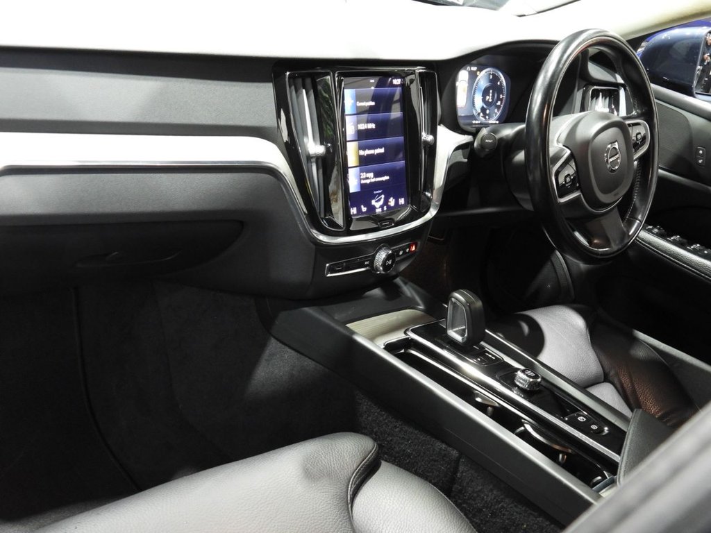 Used Volvo V60 2021 for sale - 76582547: Photo 16