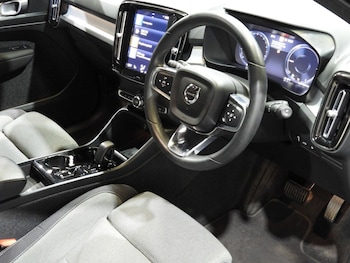 Used Volvo XC40 2023 for sale - 79022952: Photo
