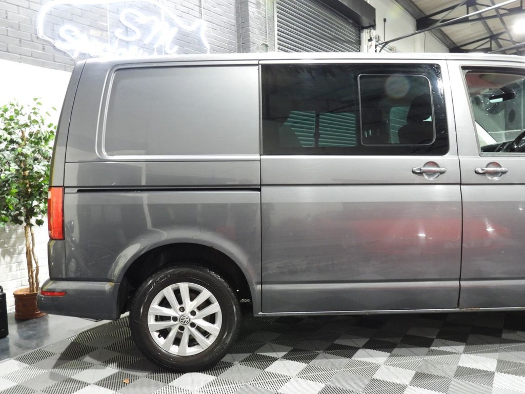 Used Volkswagen Transporter 2016 for sale - 76665572: Photo 12