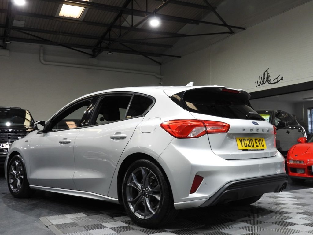 Used Ford Focus 2020 for sale - 76510010: Photo 2