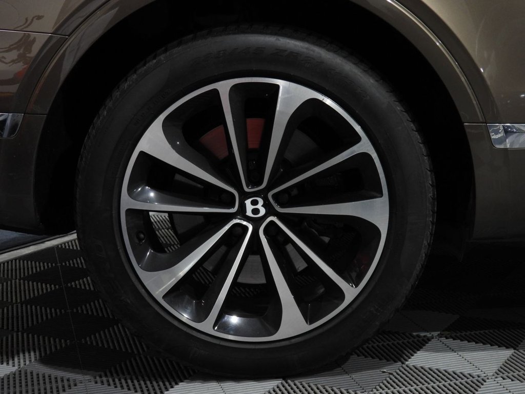 Used Bentley Bentayga 2017 for sale - 77161699: Photo 11