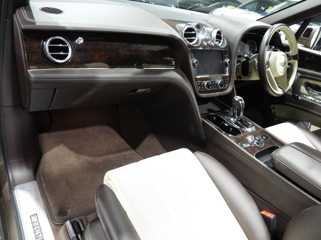 Used Bentley Bentayga 2017 for sale - 77161699: Photo 25