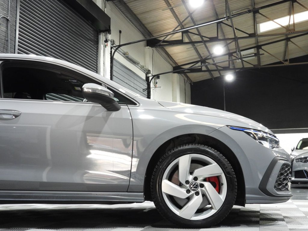 Used Volkswagen Golf 2023 for sale - 75998127: Photo 2