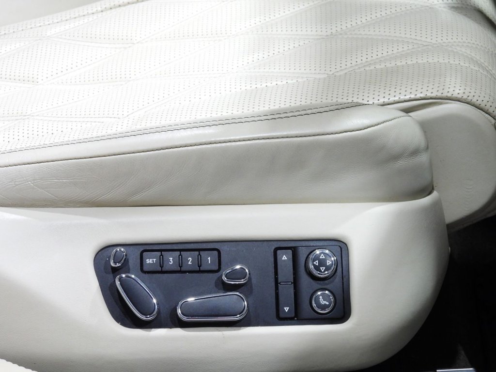 Used Bentley Flying Spur 2014 for sale - 77692504: Photo 24