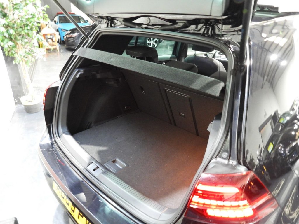 Used Volkswagen Golf 2019 for sale - 77383875: Photo 28