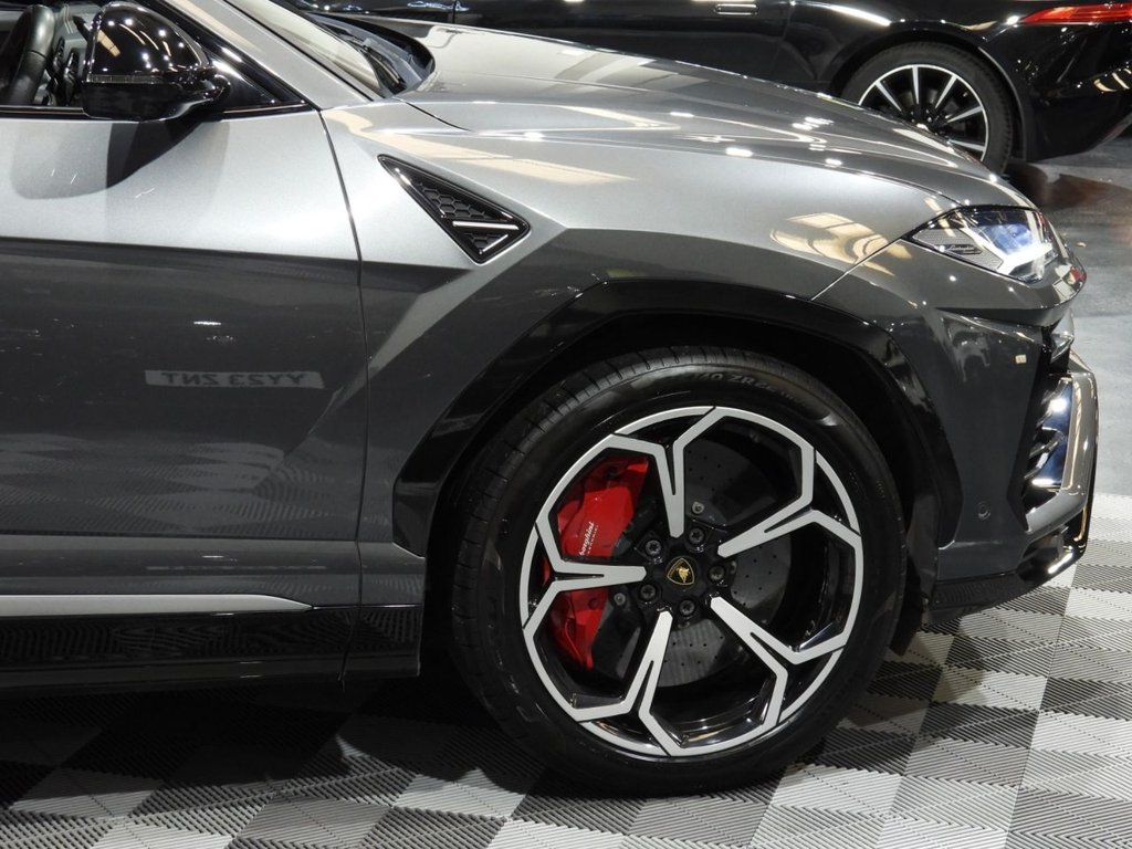 Used Lamborghini Urus 2020 for sale - 76323581: Photo 2