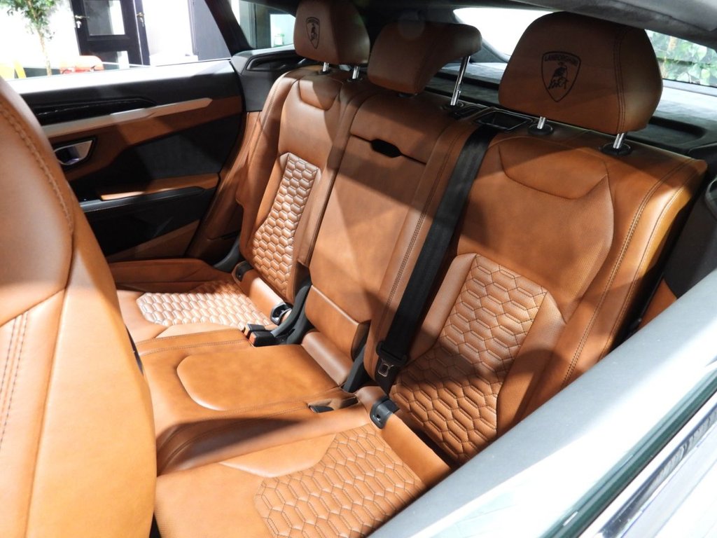 Used Lamborghini Urus 2020 for sale - 76323581: Photo 24
