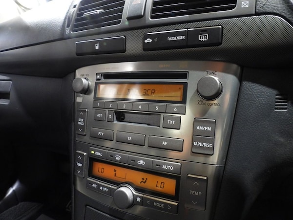 Used Toyota Avensis 2004 for sale - 75275897: Photo 31
