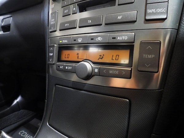 Used Toyota Avensis 2004 for sale - 75275897: Photo 33
