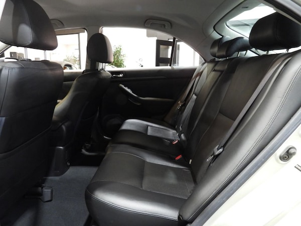 Used Toyota Avensis 2004 for sale - 75275897: Photo 42
