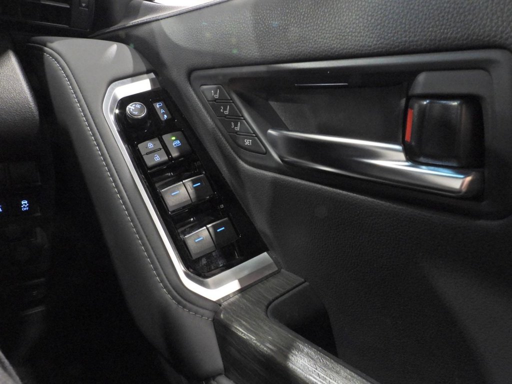 Used Toyota Land Cruiser 2024 for sale - 77594377: Photo 33