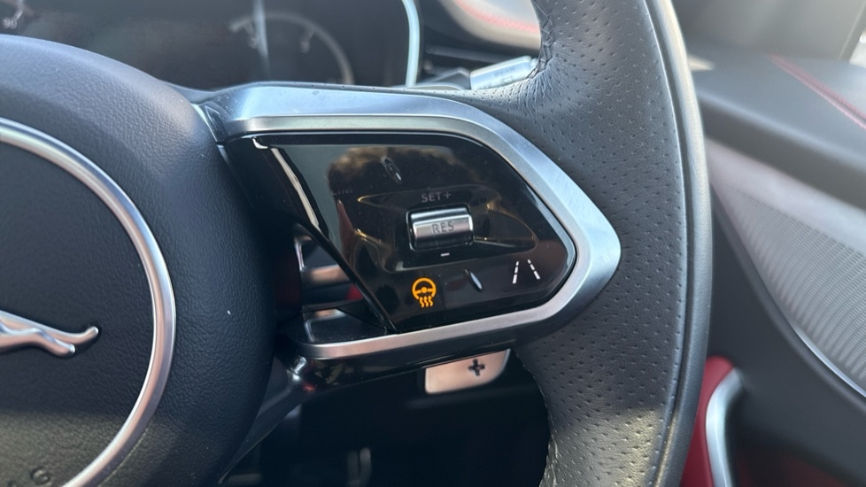 Used Jaguar F-Pace 2022 for sale - 76868571: Photo 31