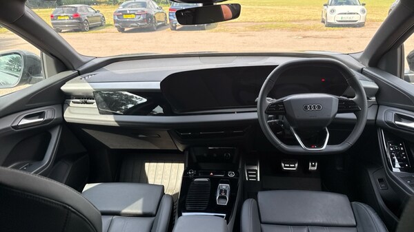 Used Audi Q6 e-tron 2024 for sale - 75396371: Photo 11