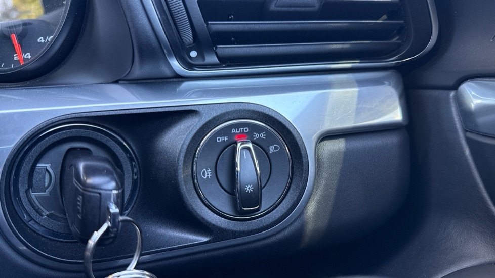 Used Porsche 911 2016 for sale - 76871387: Photo 26