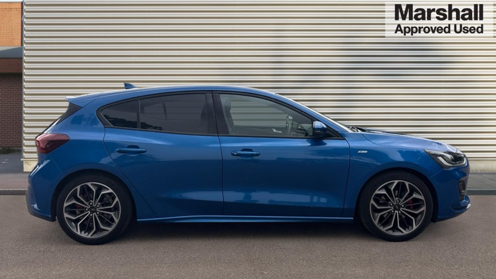 Used Ford Focus 2023 for sale - 76869151: Photo 2