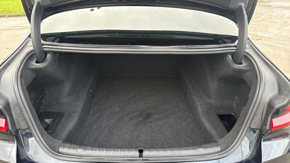 Used BMW 5 Series 2022 for sale - 76872870: Photo 13