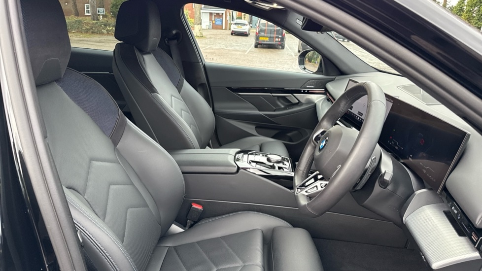 Used BMW 5 Series 2024 for sale - 76872842: Photo 11