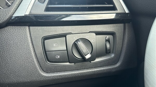 Used BMW 3 Series 2017 for sale - 76018189: Photo 32