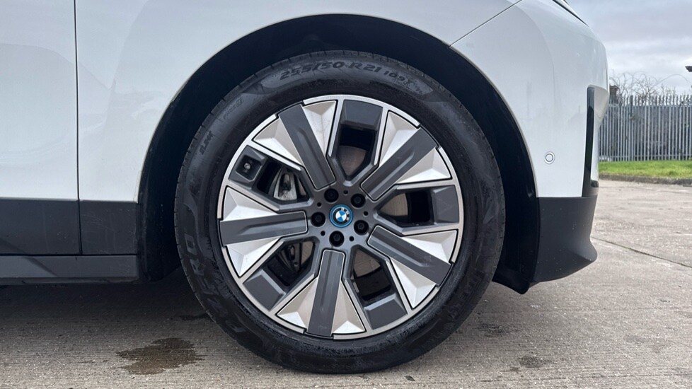 Used BMW iX 2023 for sale - 76928095: Photo 14