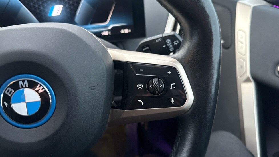 Used BMW iX 2023 for sale - 76928095: Photo 18