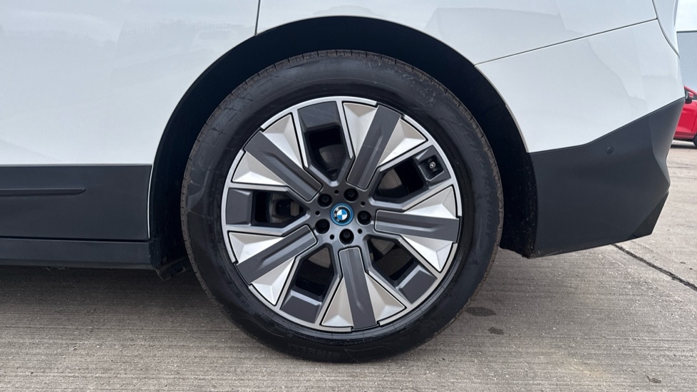 Used BMW iX 2023 for sale - 76928095: Photo 26