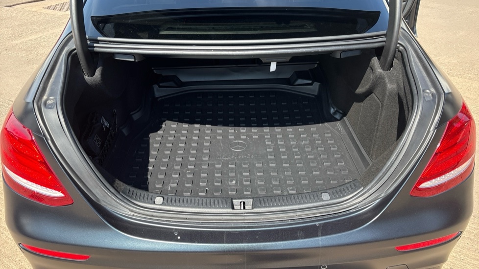 Used Mercedes-Benz E Class 2019 for sale - 76868439: Photo 15