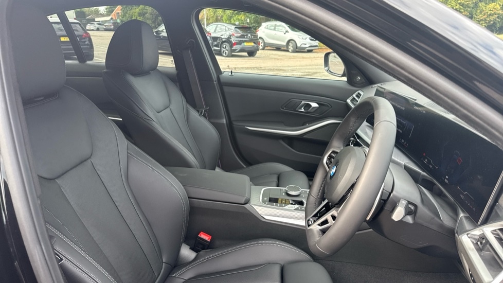 Used BMW 3 Series 2025 for sale - 76140289: Photo 11