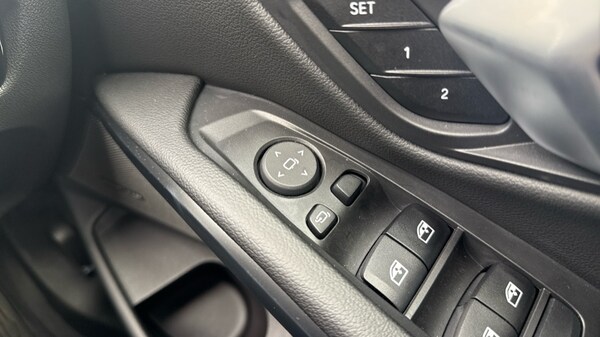 Used BMW 3 Series 2025 for sale - 76140289: Photo 31