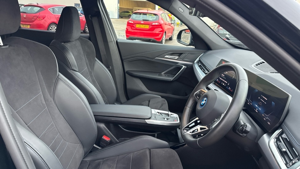 Used BMW iX1 2025 for sale - 76872927: Photo 11