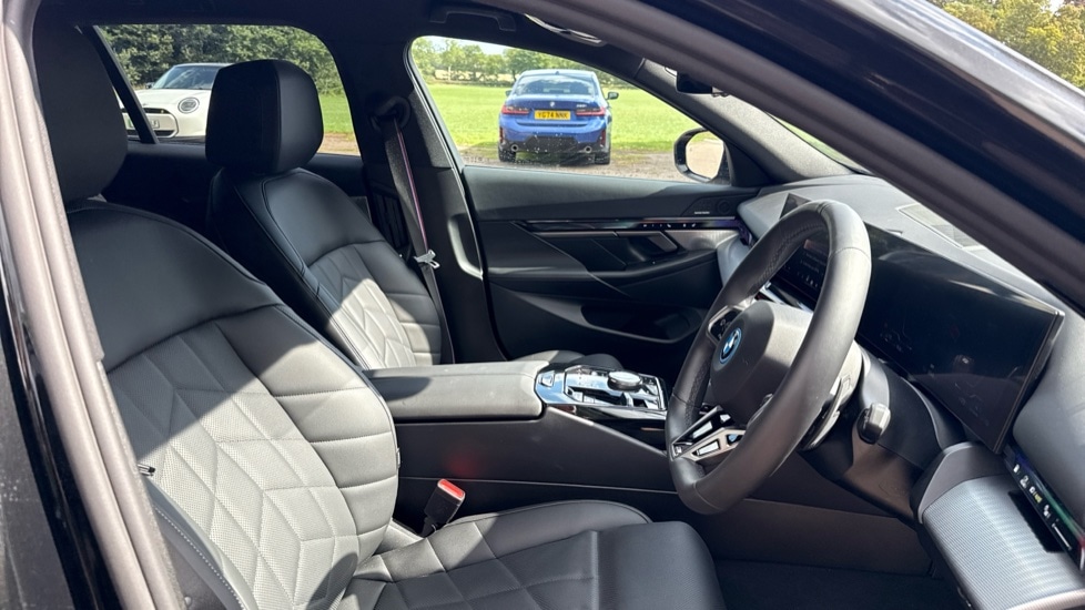 Used BMW 5 Series 2025 for sale - 76261585: Photo 11