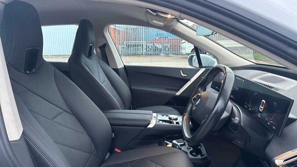 Used BMW iX 2023 for sale - 77082507: Photo 11
