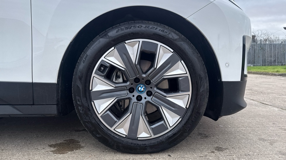 Used BMW iX 2023 for sale - 77082507: Photo 14