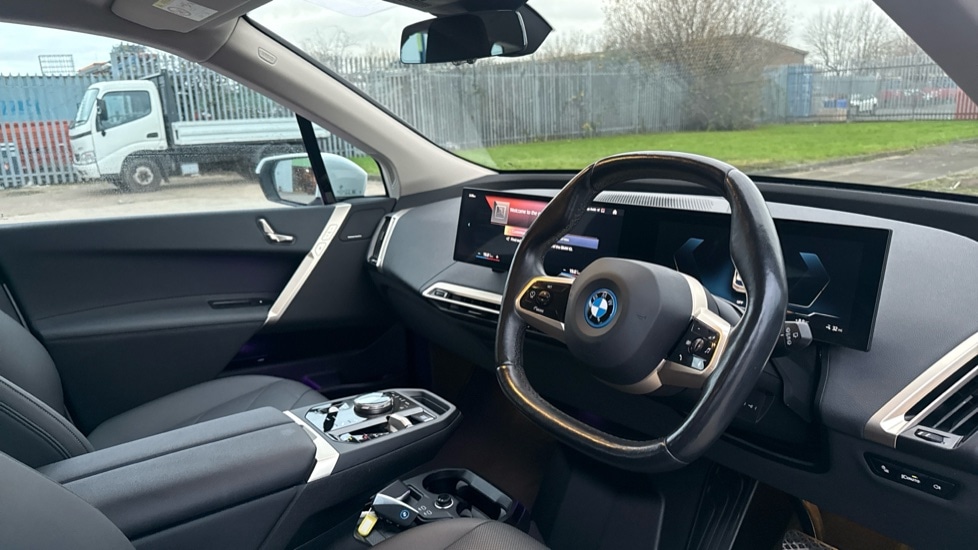 Used BMW iX 2023 for sale - 77082507: Photo 6