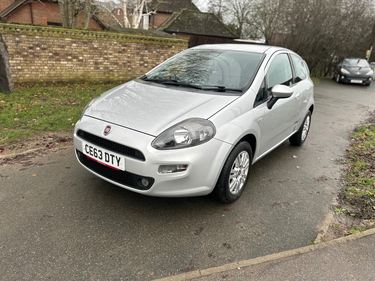 Used Fiat Punto 2013 for sale - 77342920: Photo 2