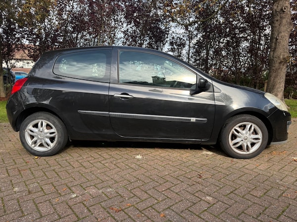 Used Renault Clio 2008 for sale - 76093836: Photo 5