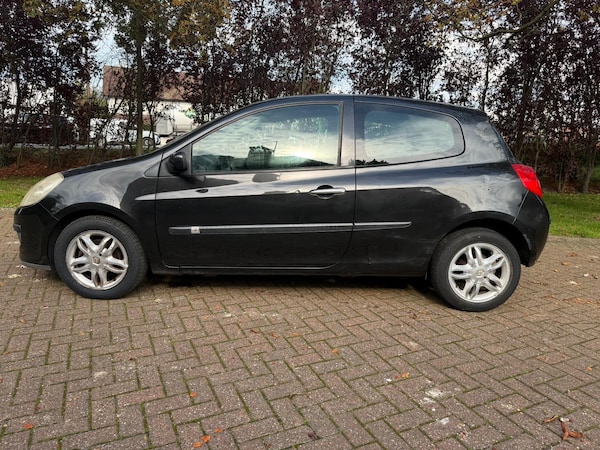 Used Renault Clio 2008 for sale - 76093836: Photo 8