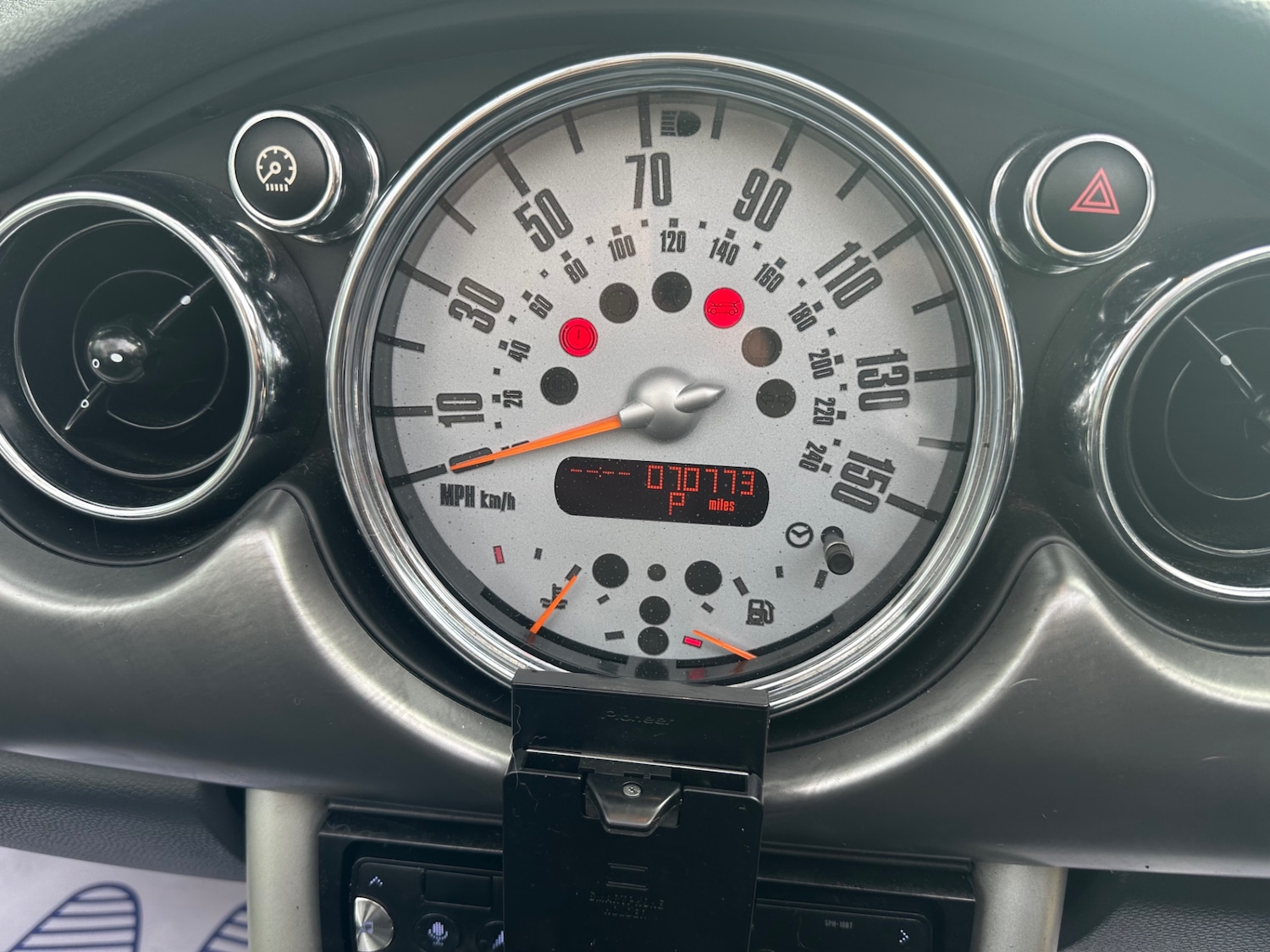 Used MINI Convertible 2008 for sale - 77423319: Photo 18