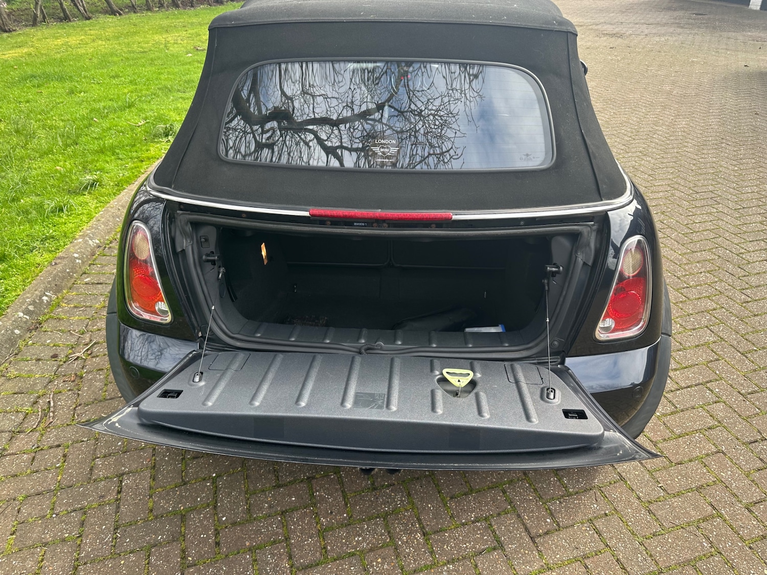 Used MINI Convertible 2008 for sale - 77423319: Photo 20