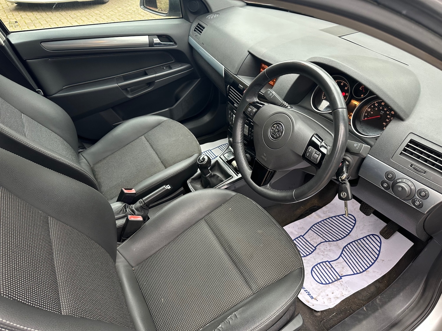 Used Vauxhall Astra 2008 for sale - 78079311: Photo 24